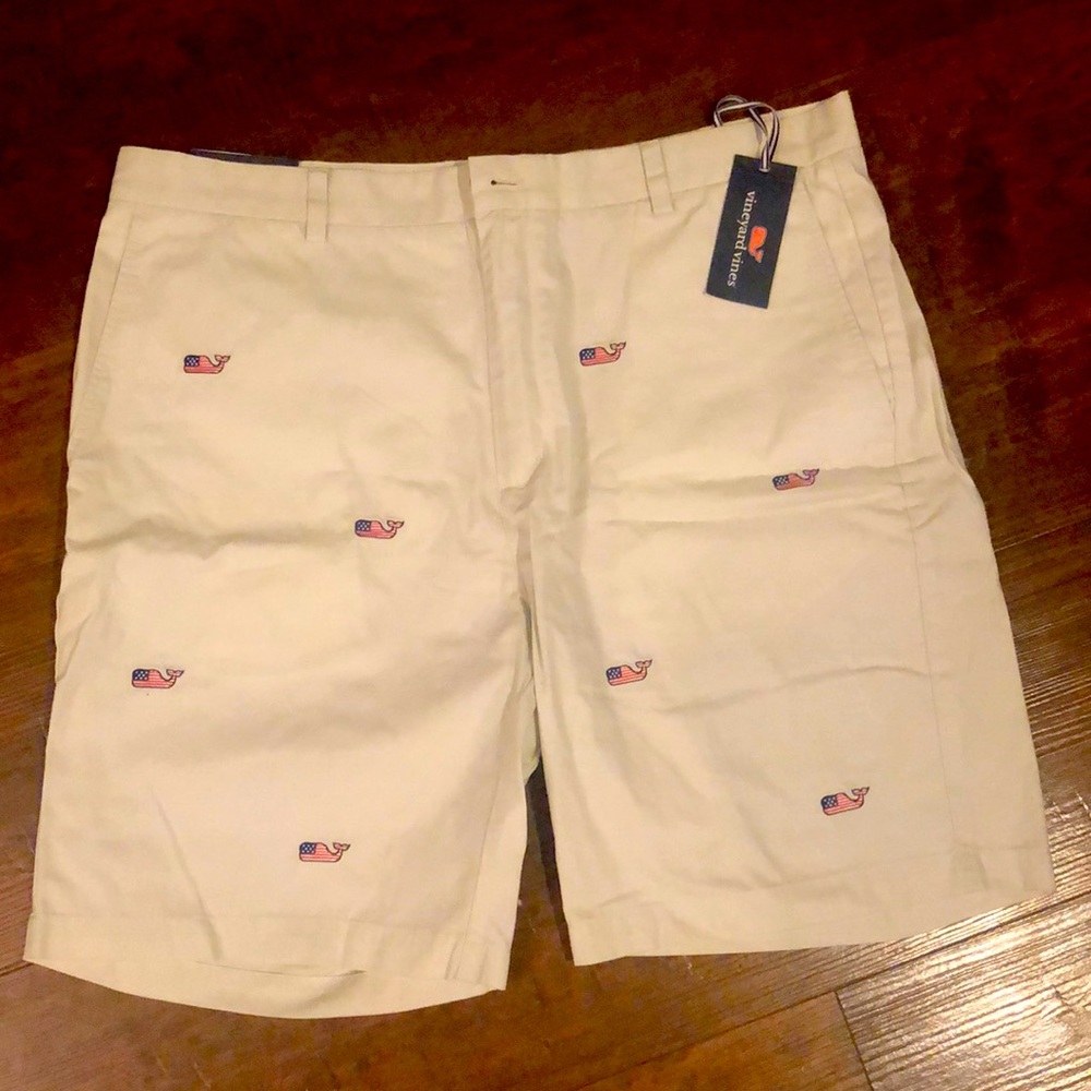 Patriotic whales!